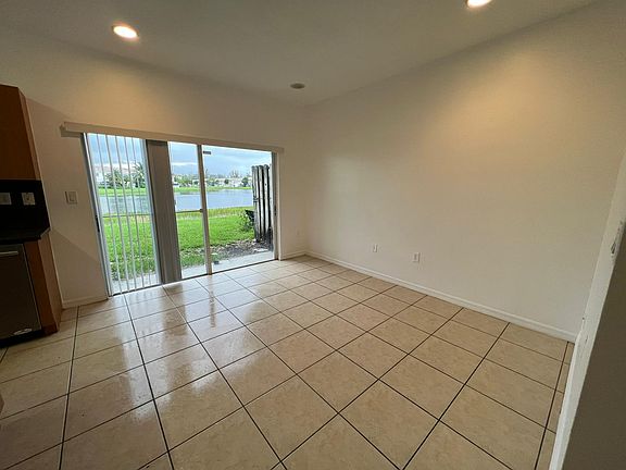 4th image of 2979 SE 15th Ave