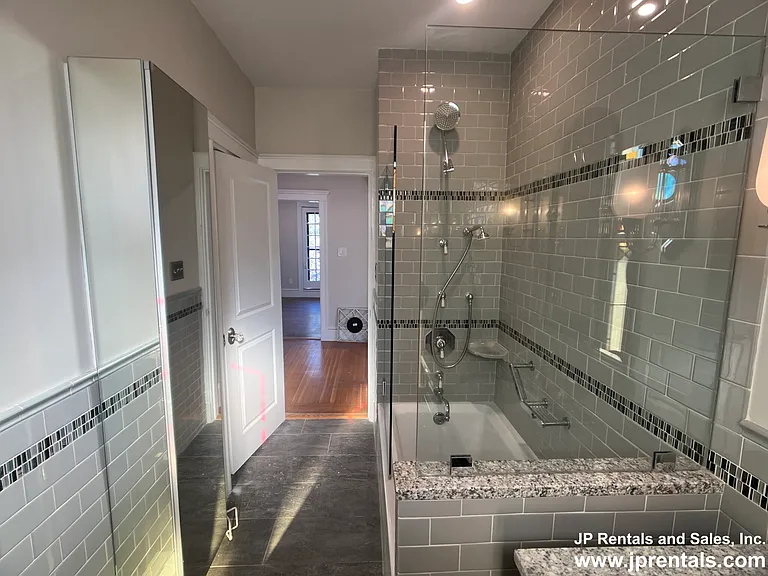 1 Arborway — Photo 27