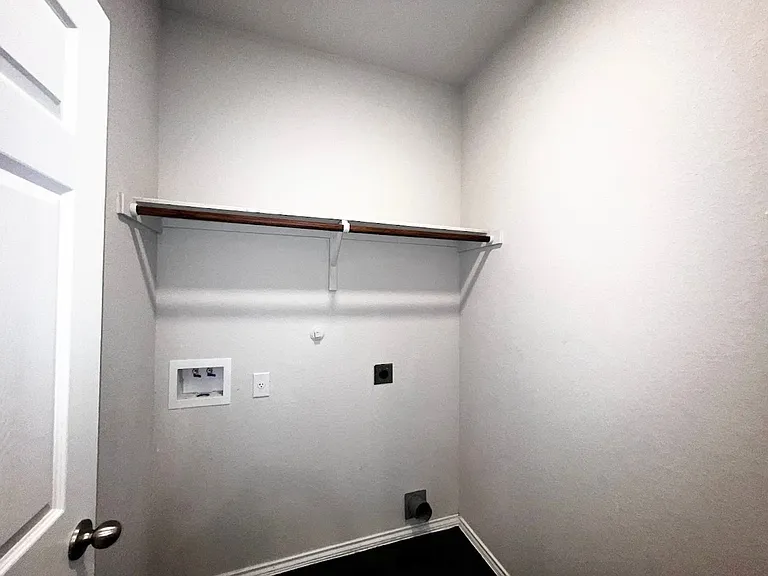 9221 Groff Lndg #1 — Photo 19