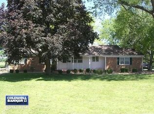 241 Thornbrook Rd, Dekalb, IL 60115