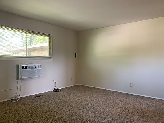 5th image of 824 W Thomas L Pkwy #3