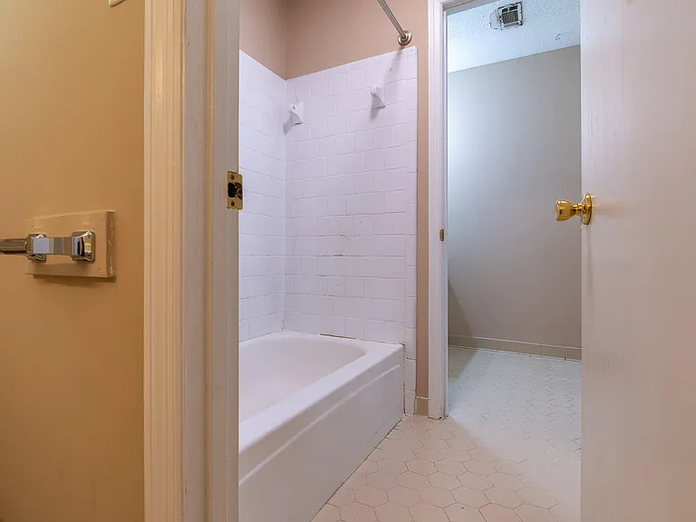 433 Evans Mill Dr #B — Photo 14