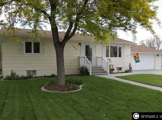 1601 Yellowstone Ave, Worland, WY 82401