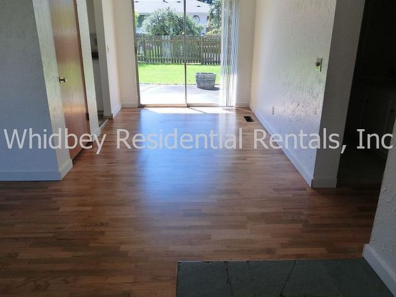 3rd image of 1361 NE 8th Ave