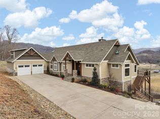 164 Flowing Hills Dr, Clyde, NC 28721