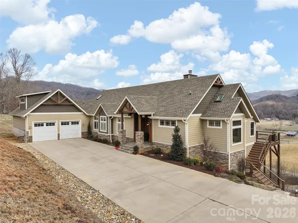 164 Flowing Hills Dr, Clyde, NC 28721