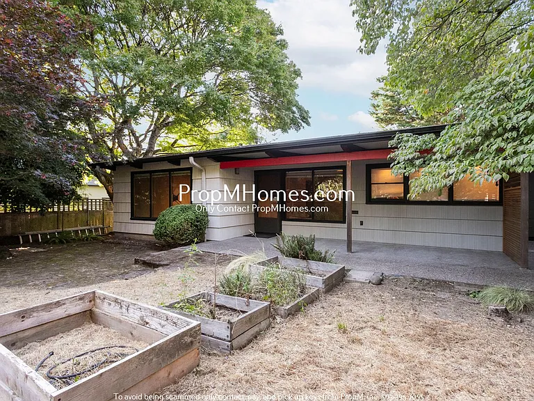 1027 SE 23rd Ave — Photo 18