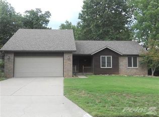 2770 S Eldon Ave, Springfield, MO 65807