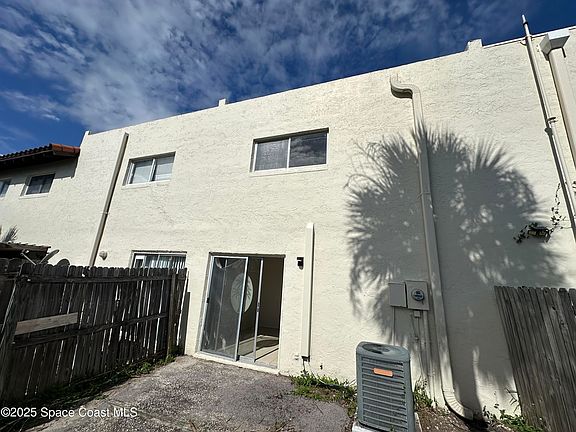 4th image of 1005 Ashley Ave