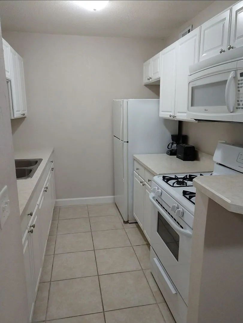 Summit House — Photo 2