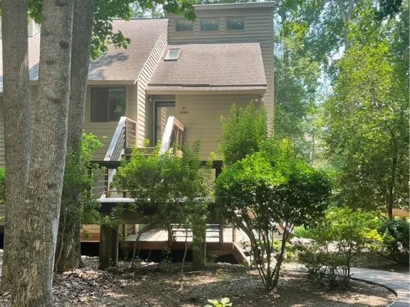 68 Villa Ridge Dr #4F, Hartfield, VA 23071