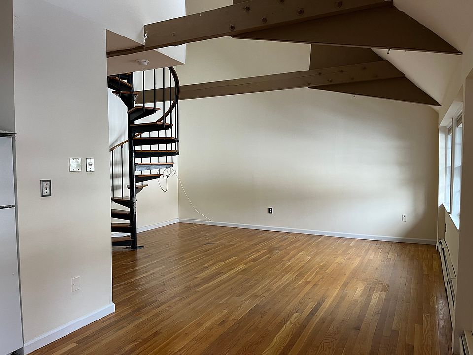 Spacious living area (Continued)