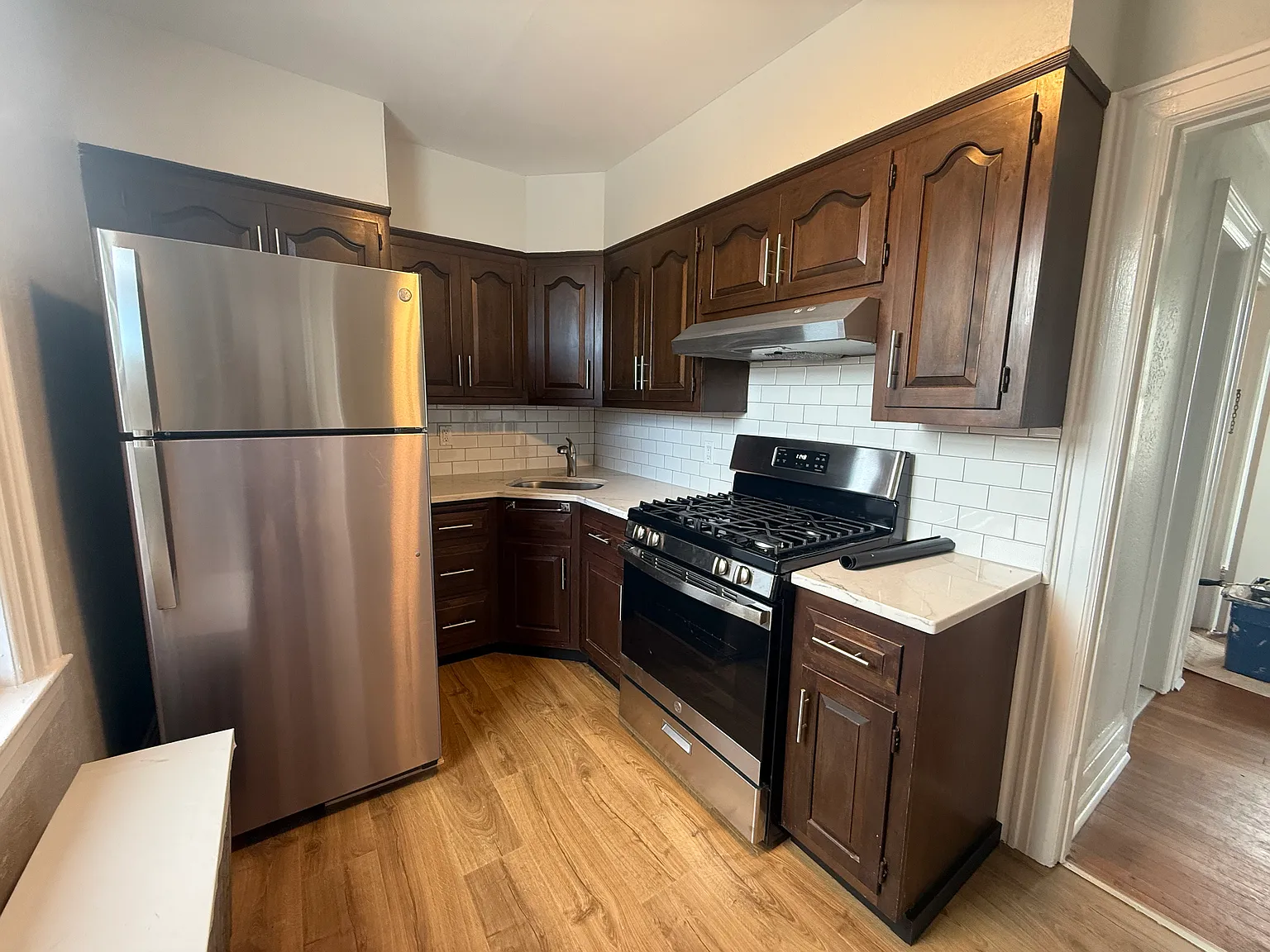 2 bed, 1000 sqft, $2,200 — Photo 2