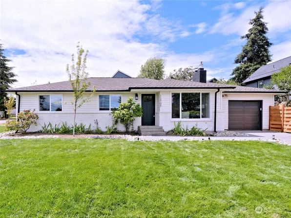 11707 Fremont Avenue N, Seattle, WA 98133