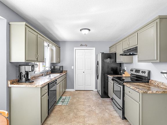 4th image of 3856 Marla Cir