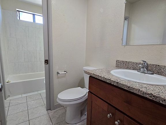 3rd image of 4995 Edgar Ct