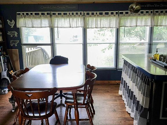 4th image of 111 Valleyview Dr