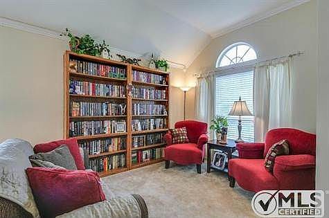 4th image of 2325 Glenmoor Dr