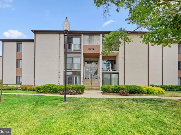 7927 Mandan Rd APT 203, Greenbelt, MD 20770