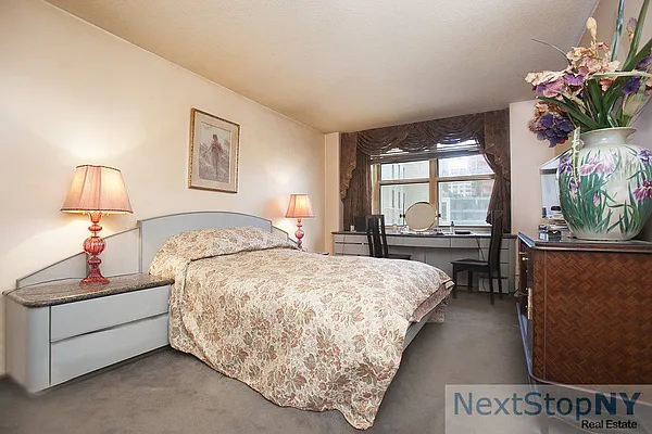 Sold by NextStopNY | media 10