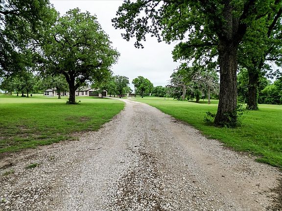 4th image of 318 E Lone Star Rd