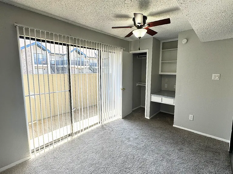 Santa Fe Apartments — Photo 11