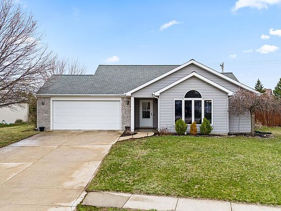 3rd image of 15720 Grand Willow Blvd