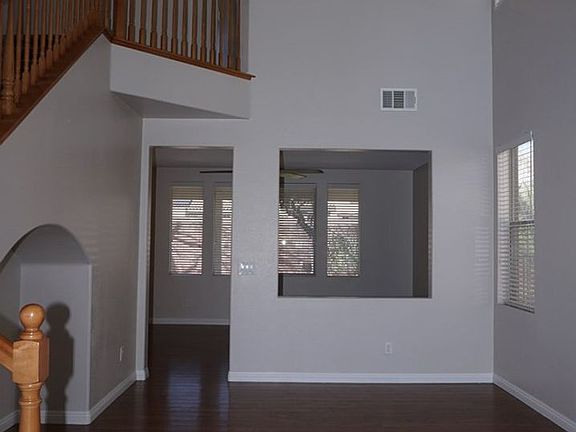 3rd image of 10663 Peach Creek St