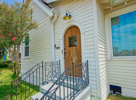 2nd image of 3301 Jefferson Ave
