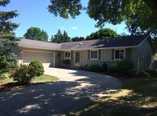 716 10th St, Baraboo, WI 53913