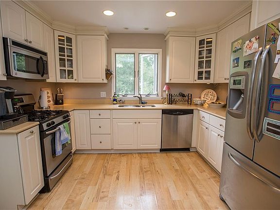 5th image of 287 Brockmoore Dr