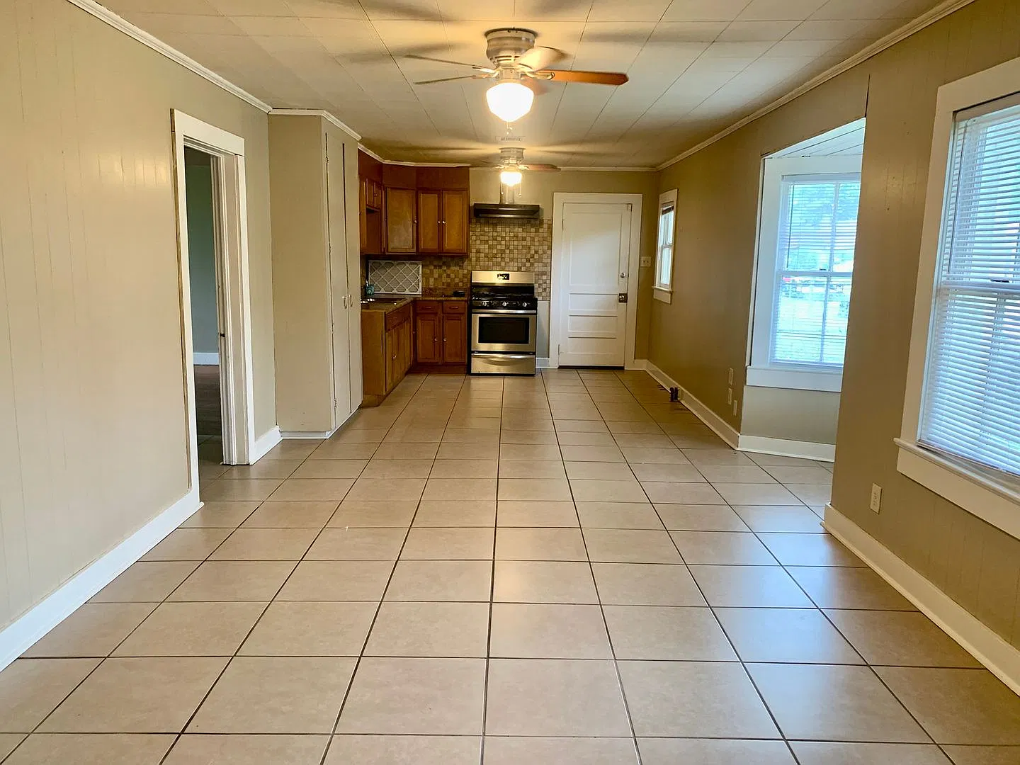 3 Bedroom, 1 Bath Home Available Now — Photo 3