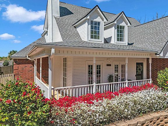 2nd image of 3801 Holly Ridge Dr