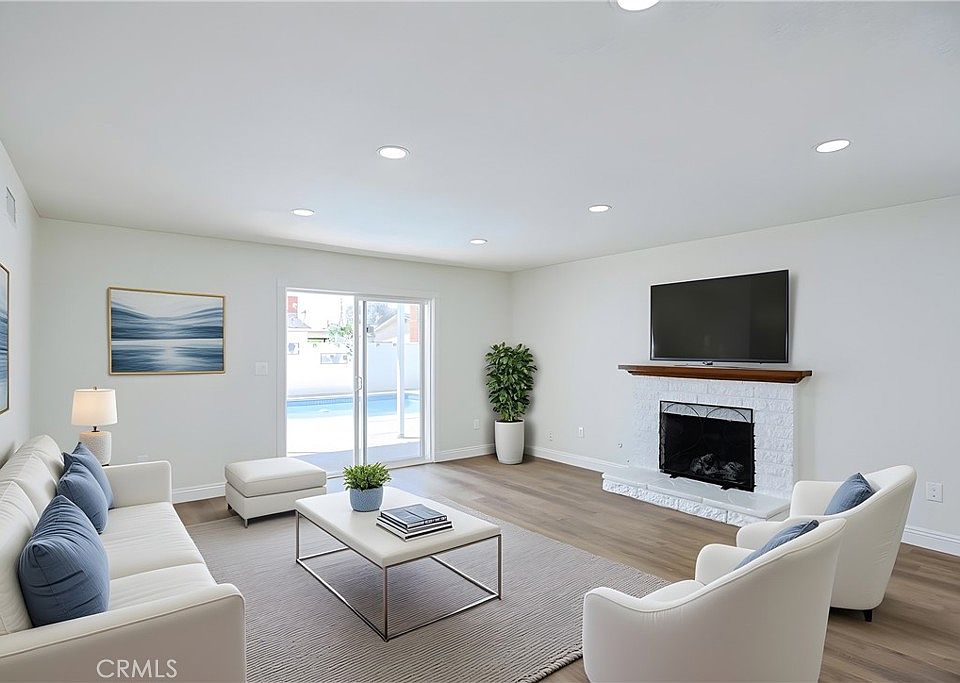 1st image of 1313 N Crestlane Pl