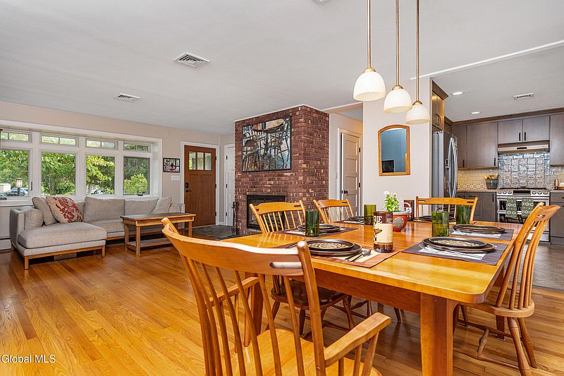 5th image of 141 Orchard Street