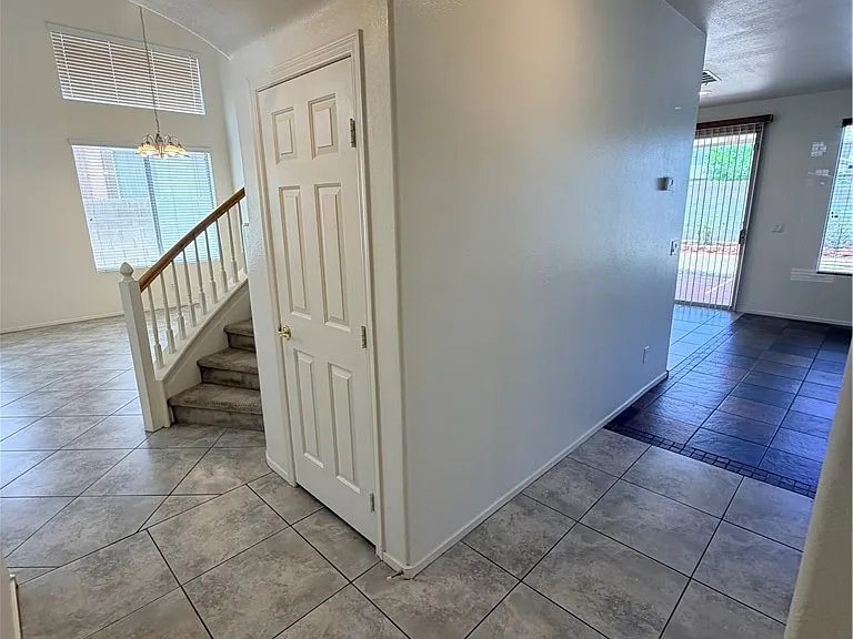 925 Lexington Cross Dr — Photo 17
