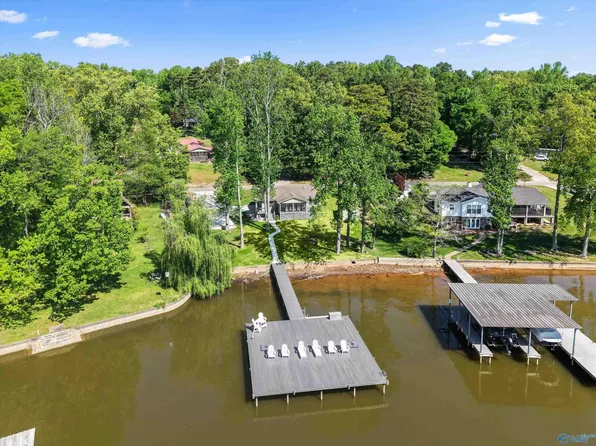 290 Elk River Shores Dr, Rogersville, AL 35652