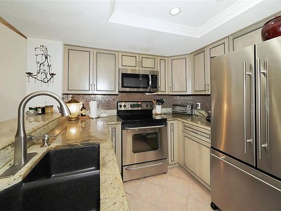 5th image of 825 S Osprey Ave #1-108