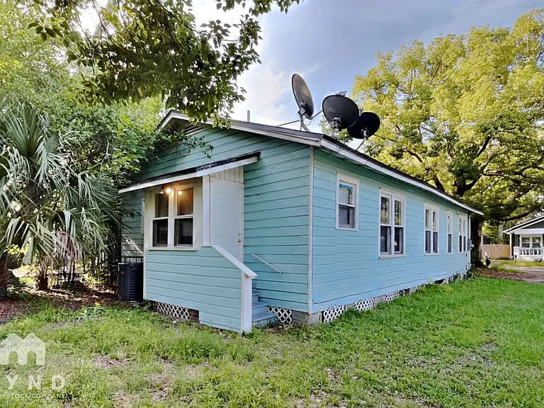 2963 Spencer St — Photo 16
