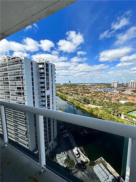2 bed, $2,700 — Photo 2