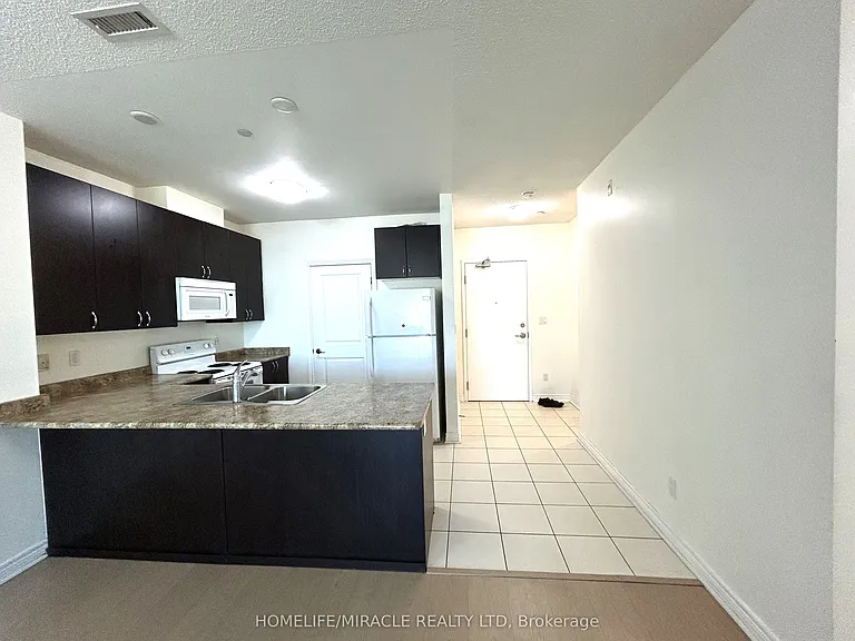 7400 Markham Rd #423 — Photo 11
