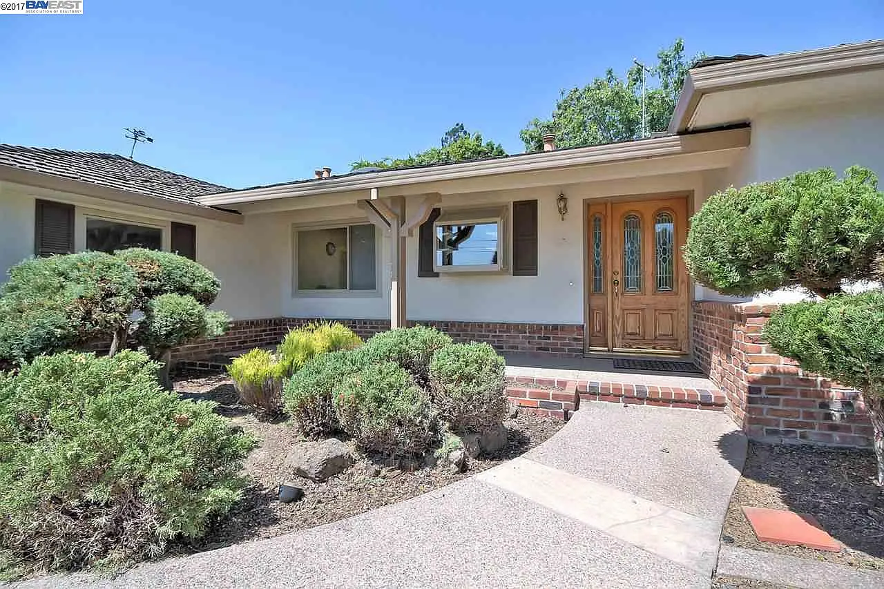 4989 Mattos Dr photo 1