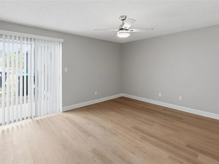 7102 Harbor Heights Cir — Photo 9