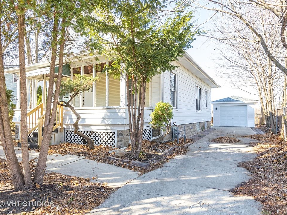 1st image of 557 Rosewood Ave