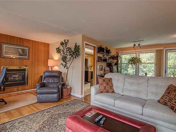 3rd image of 217 Wynnfield Dr