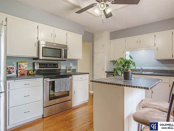 4th image of 810 Donegal Dr