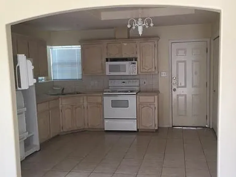 3818 W Faith Hill St — Photo 2