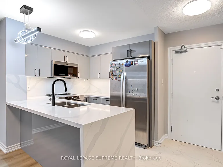 872 Sheppard Ave W #301 — Photo 4