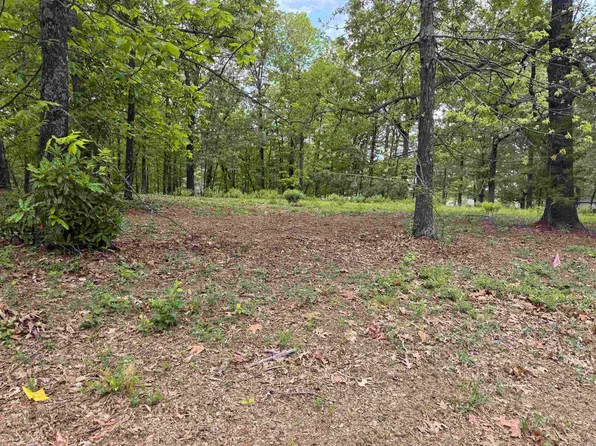 402 N Forest Lake Dr, Texarkana, TX 75503