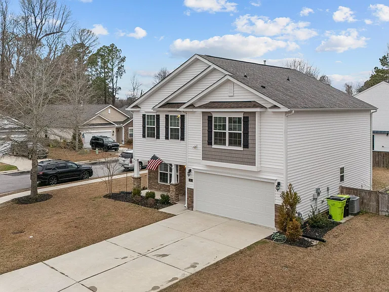 301 Ginger Dr — Photo 6